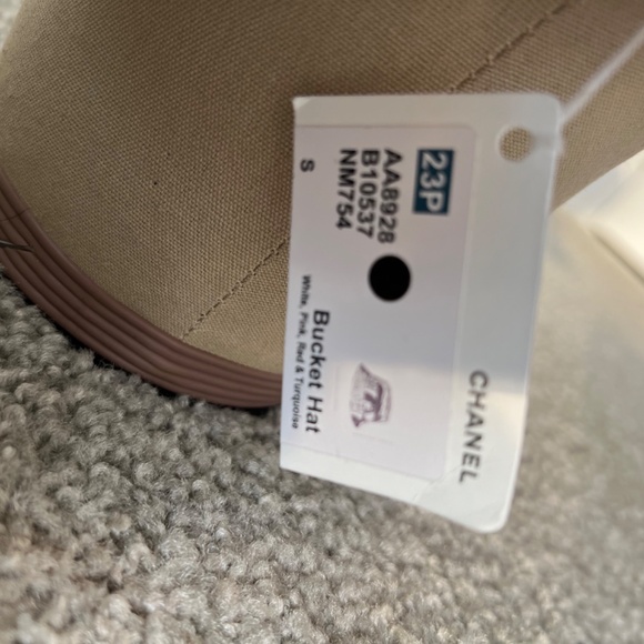 NWT Chanel Street Style Wide-Brimmed Bucket 2023 Multi-Color Small Hat - Picture 3 of 8